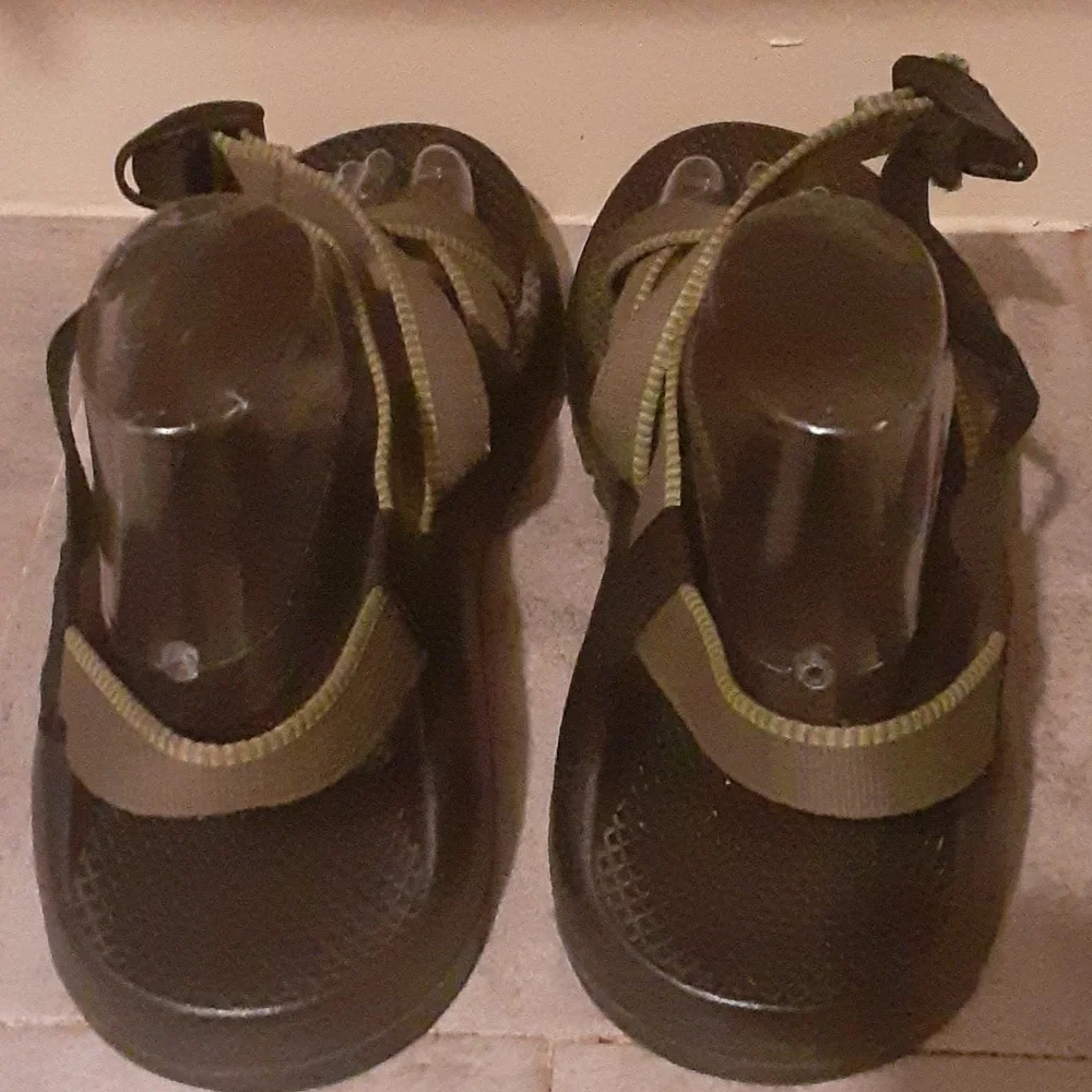 CHACO   sandalia  size  12 men  en - Picture 3 of 5